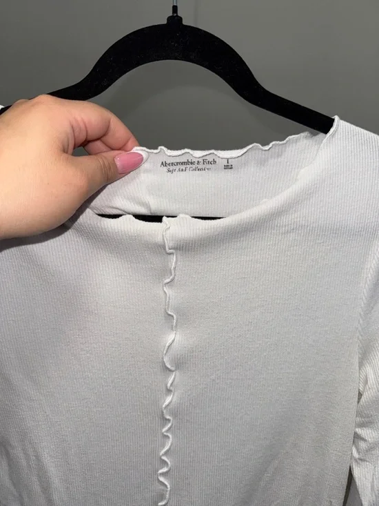 Abercrombie & Fitch White Long-Sleeve Ruffle-Edge Top - Picture 2 of 2